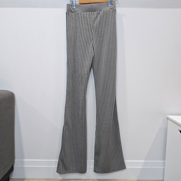 ZARA | Women's Light Grey/Blk Striped Pull-on Long Flare Leg Stretch Pants NWOT - Picture 4 of 5